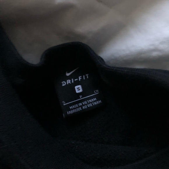 Nike sweater - Picture 3 of 3